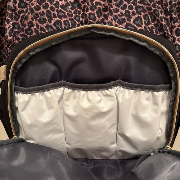 EUC Leopard Print Diaper Bag for Kelsey ❤️ @sweetthangtn - Picture 5 of 7